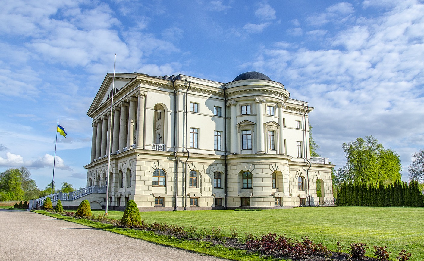 Палац Розумовського 2